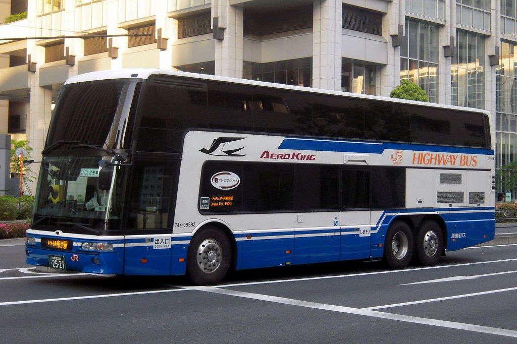 Elbúcsúztatja utolsó japán gyártású emeletes buszait is a JR Tokai Bus