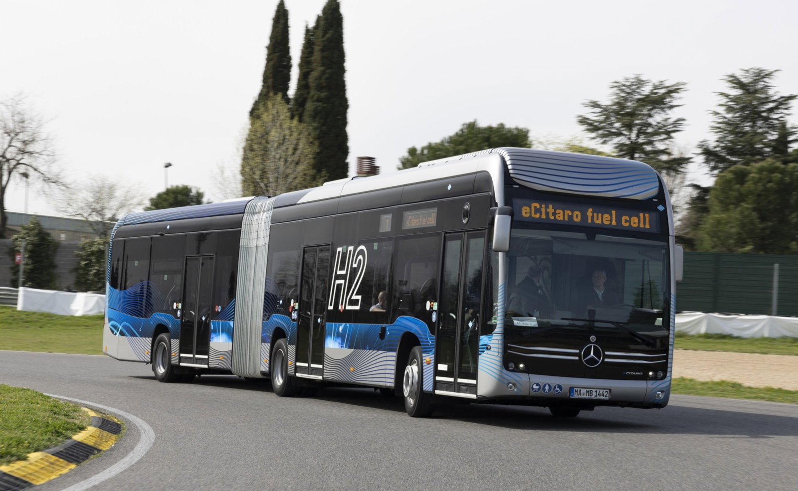 Madridban teszteltük a hidrogén hatótávnövelős Mercedes-Benz eCitaro G fuel cellt
