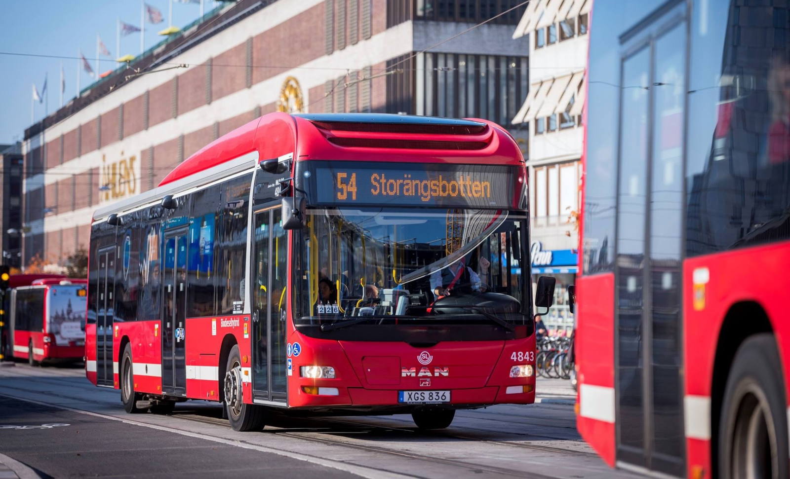Kínai és európai villanybusz-gyártókat is kizárna tendereiből a svéd SL közlekedésszervező