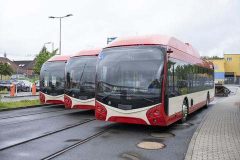 Átadásra készek Vilnius első Škoda 32 Tr SOR trolibuszai