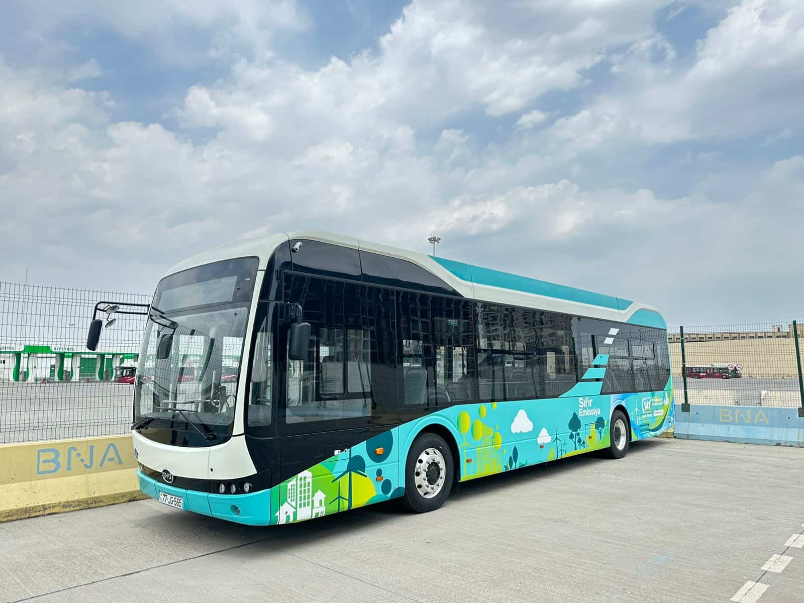 Háromezer új villanybuszt vásárolna Azerbajdzsán
