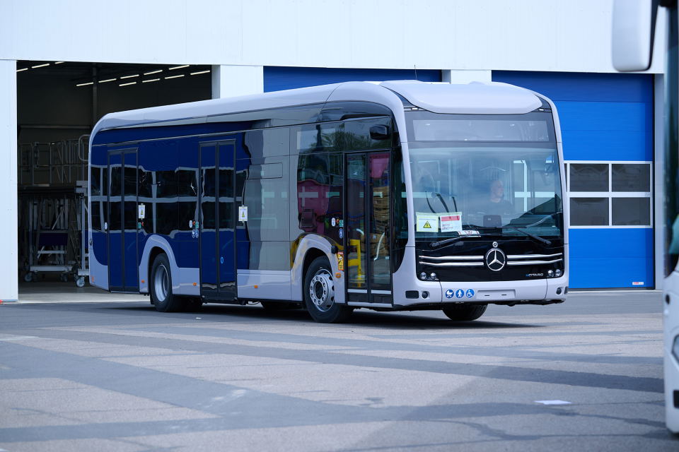 Elkészült az első franciaországi gyártású Mercedes-Benz eCitaro