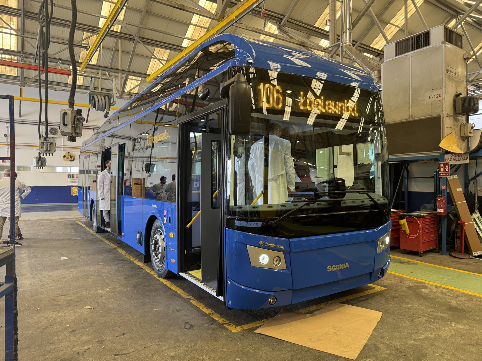 Elkészültek Krakkó első Scania alvázas Castrosua New City CNG autóbuszai