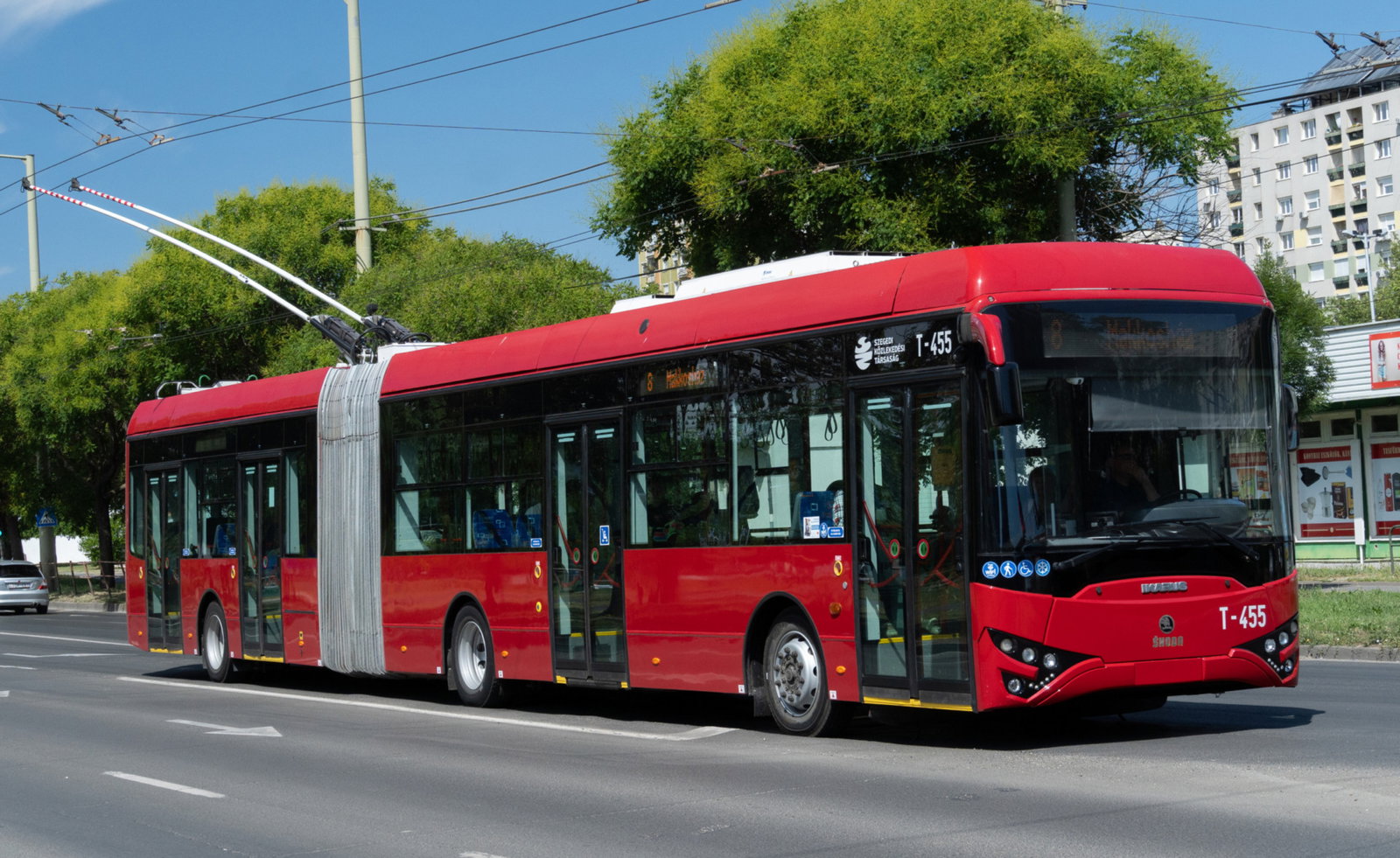 Budapesten újulnak meg a szegedi Ikarus-Škoda trolibuszok