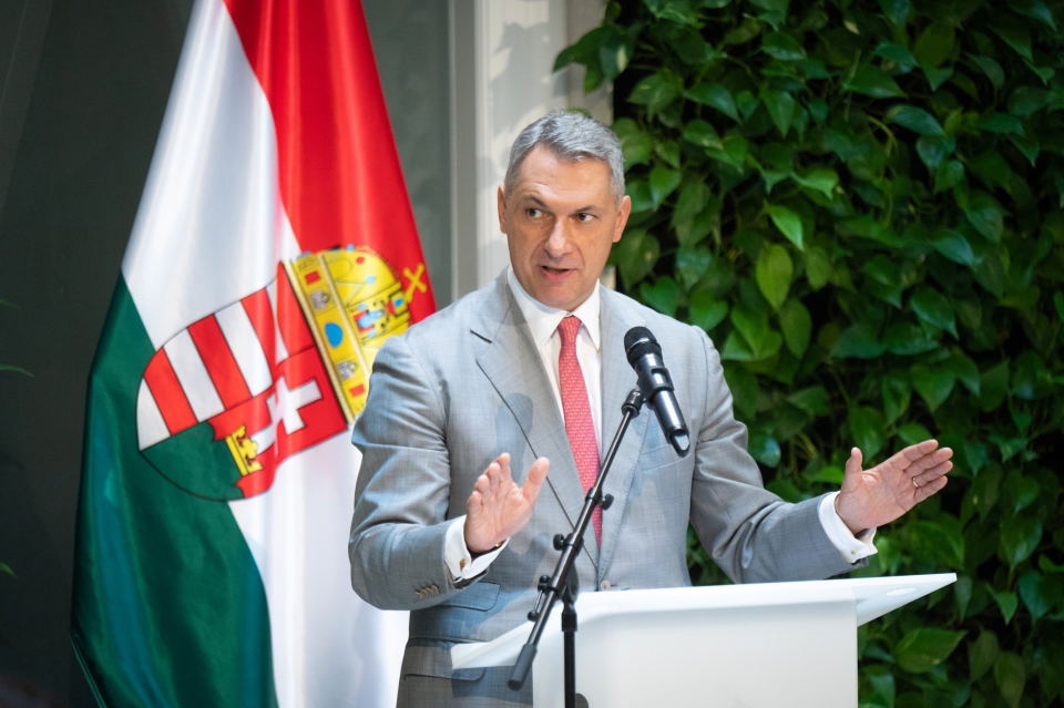 Vitézy: Lázár János az elmúlt évtizedek legsikertelenebb közlekedési minisztere