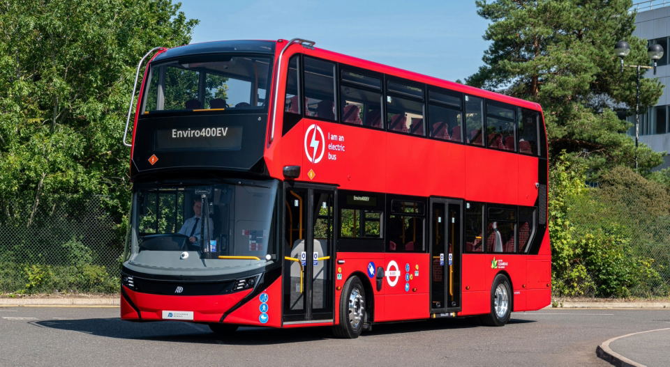 Elkészült az ADL Londonnak szánt vadonatúj emeletes villanybusza