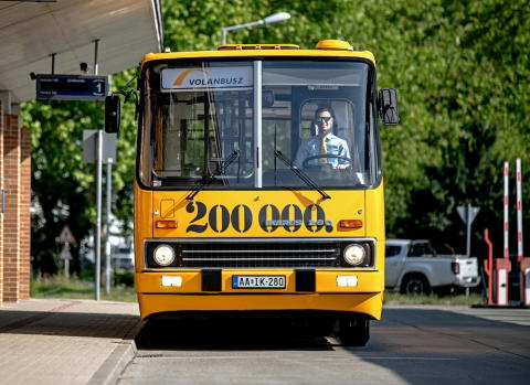 Ikarus 200-asok és egy Ikarus EAG-MJT E98-as főszereplésével rendez retróhétvégét a Volánbusz