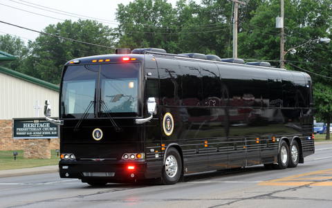 „Ground Force One”: páncélozott utazóbuszok az amerikai elnöki közlekedés logisztikájában