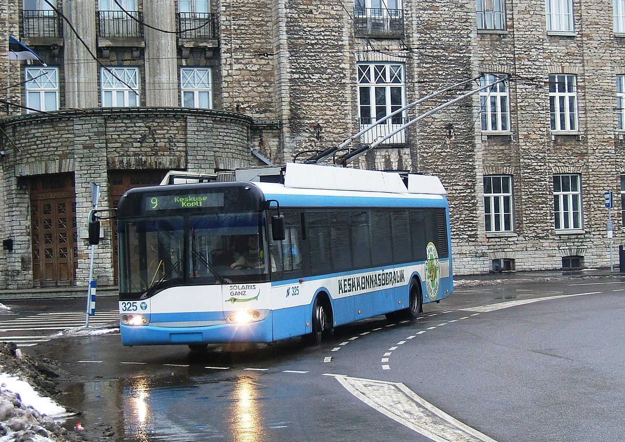 Elbúcsúztak Tallinn útjaitól a Ganz elektronikás Solaris Trollino trolibuszok