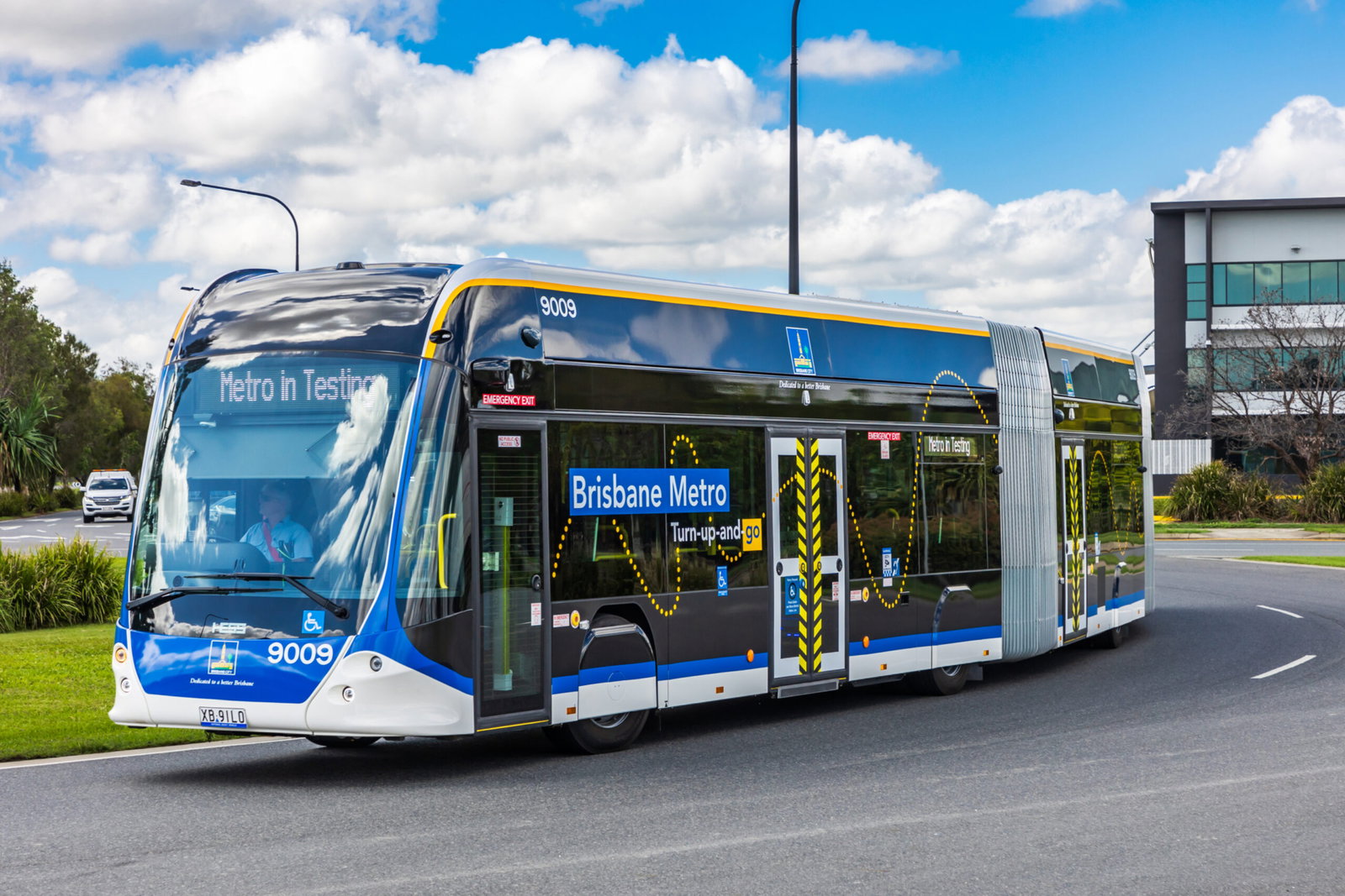 A duplacsuklós Hess villanybuszokkal indít metróbusz szolgáltatást az ausztrál Brisbane