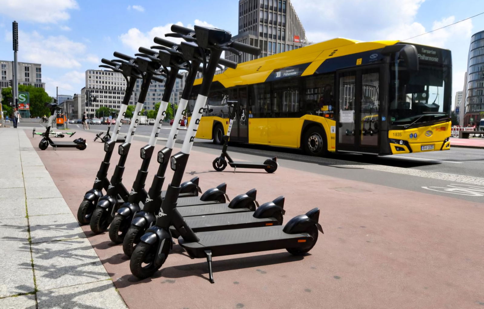 Egyre több európai város tiltja be az e-rollerek tömegközlekedési járműveken történő szállítását