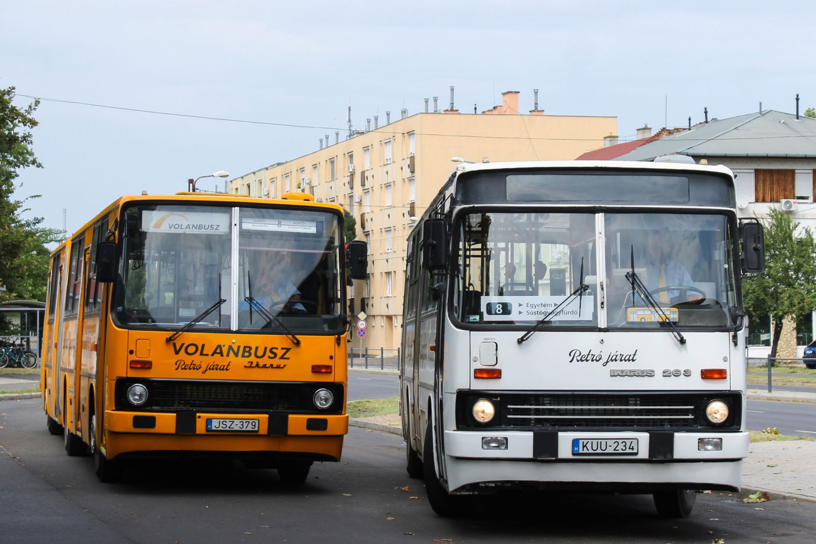 A Volánbusz Ikarus 263-as és Ikarus 280-as retróbuszaival indul a tél Nyíregyházán