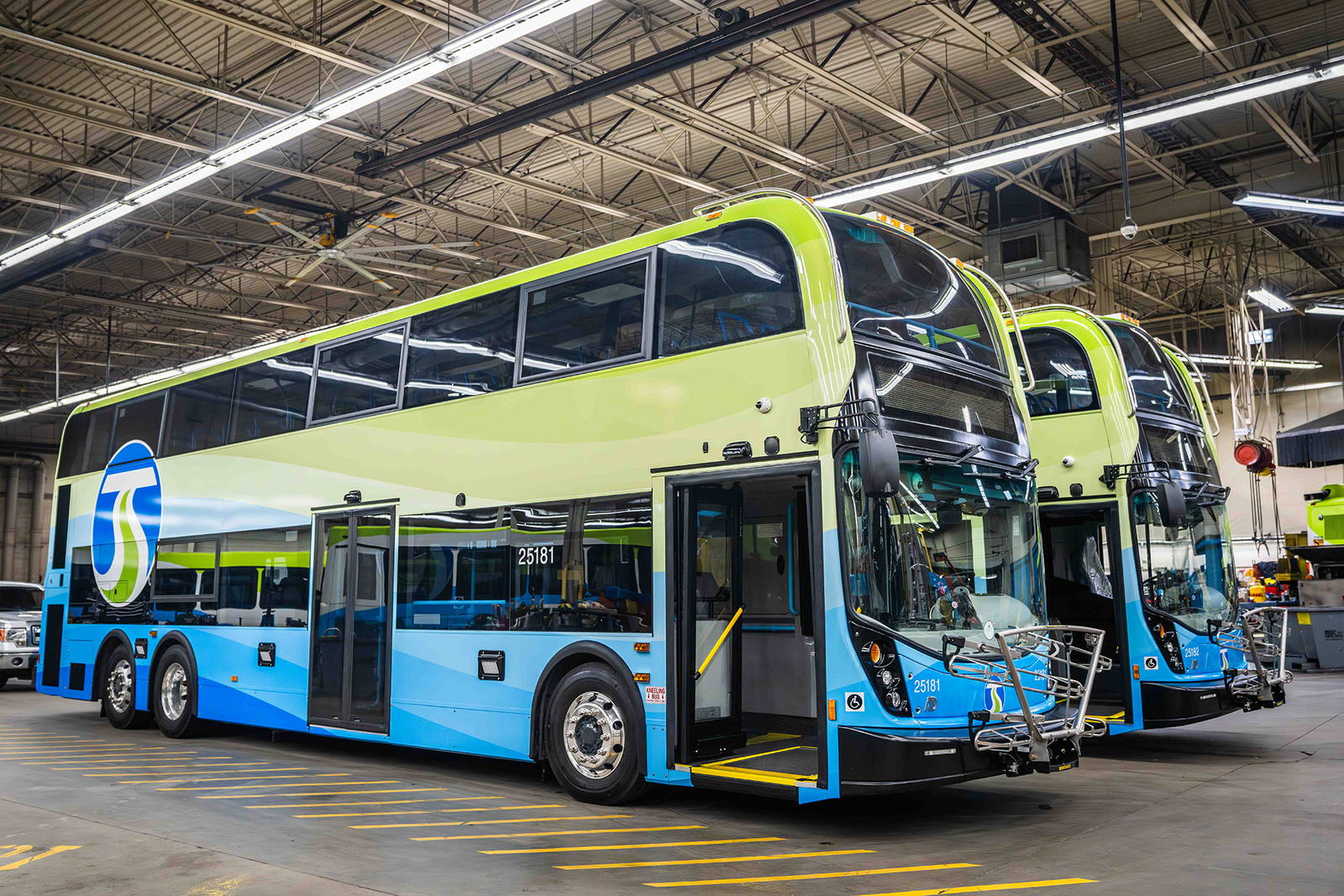 Átvette első Alexander Dennis Enviro500 emeletes buszait a Spokane Transit Authority