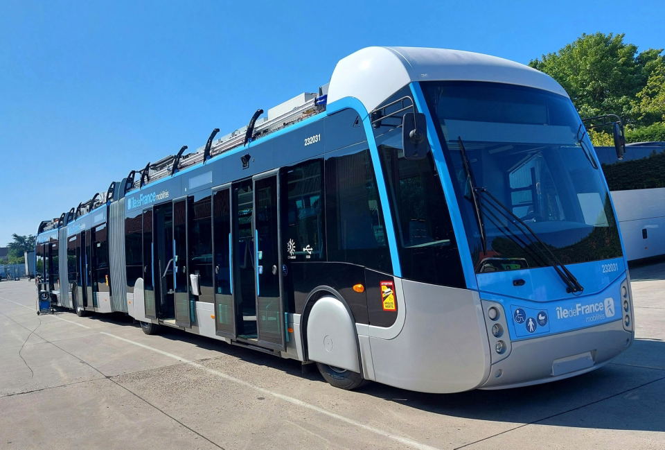 Hess: valóban mi fejezzük be Párizs duplacsuklós Van Hool villanybuszait