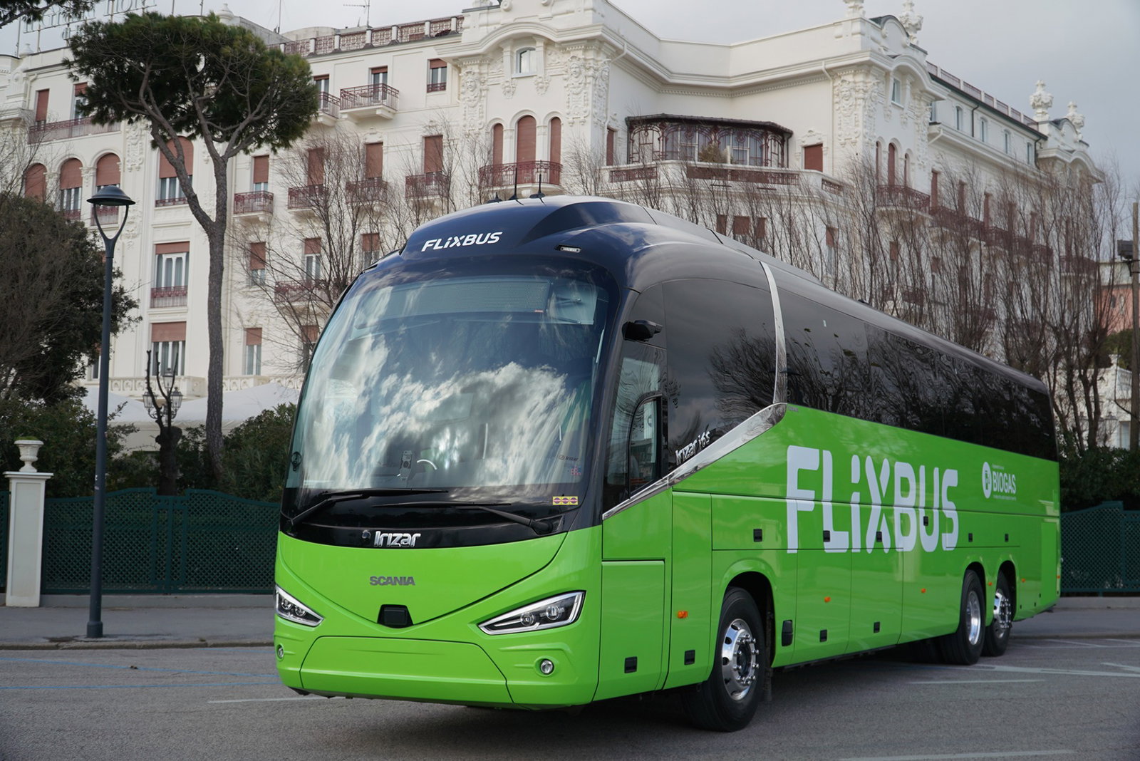 Menetrend szerinti LNG-hajtású buszjáratokat indít Olaszországban a FlixBus