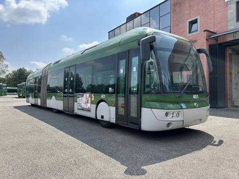 Eladásra kínálják Milánó egykori Irisbus Cristalis csuklós trolibuszait