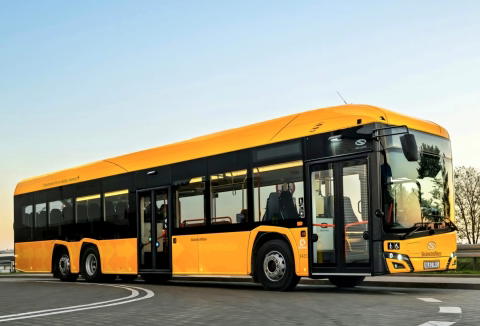 Közelít a 200 darabhoz a Solaris háromtengelyes villanybuszának rendelésállománya