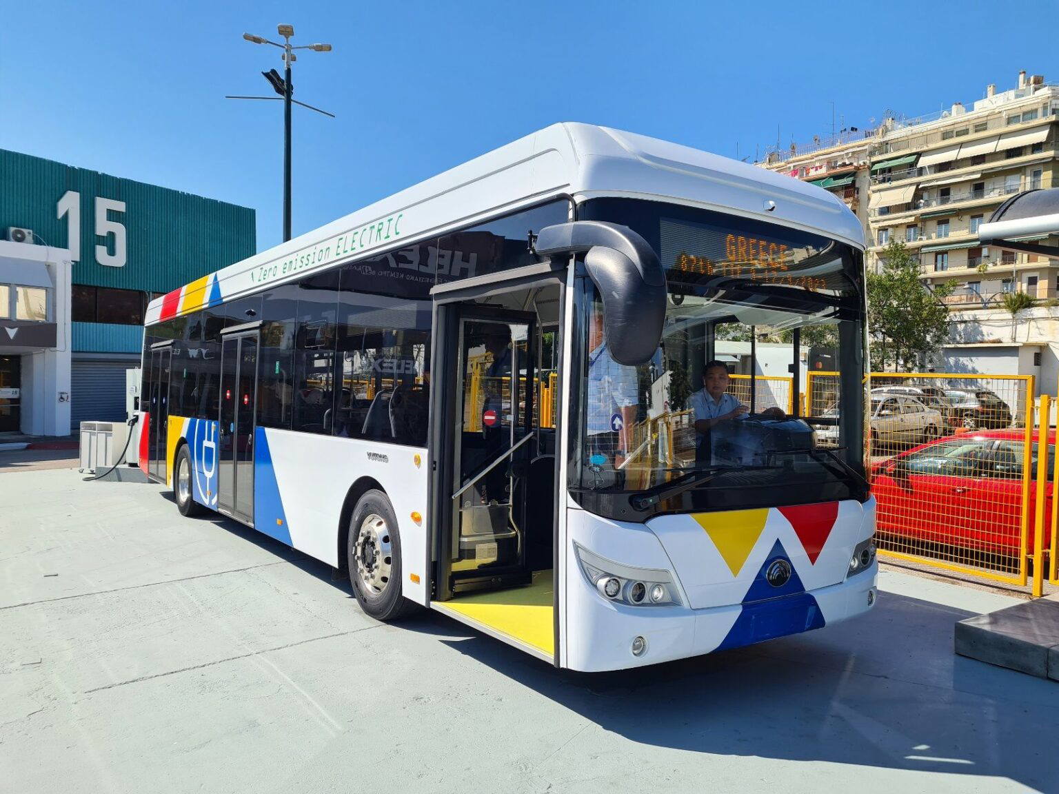 Újabb 125 elektromos városi autóbuszt vásárolna Görögország