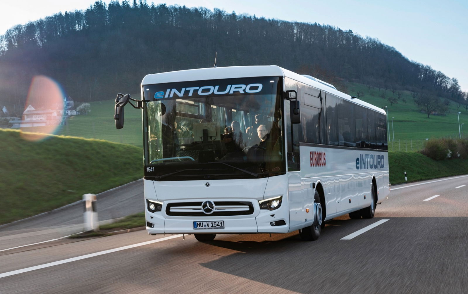 Túl van az első ügyfélteszten az elektromos hajtású Mercedes-Benz eIntouro