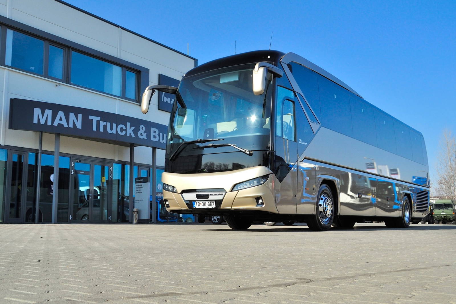 Új Neoplan Tourlinerrel bővült a Terjékibusz Kft. flottája