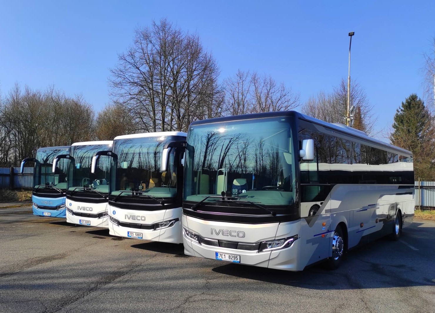 Az Iveco Bus járművei szállítják a 2025-ös női jégkorong-világbajnokság résztvevőit