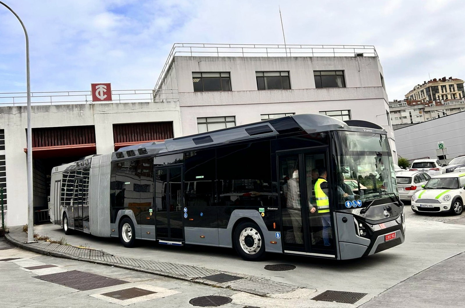 BYD alvázra adaptált csuklós villanybusz érkezik a Castrosua kínálatába