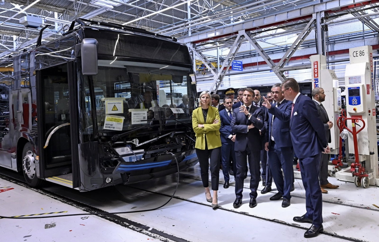 Emmanuel Macron gyárlátogatása alkalmával jelentett be újabb 92 milliós beruházást a Daimler Buses