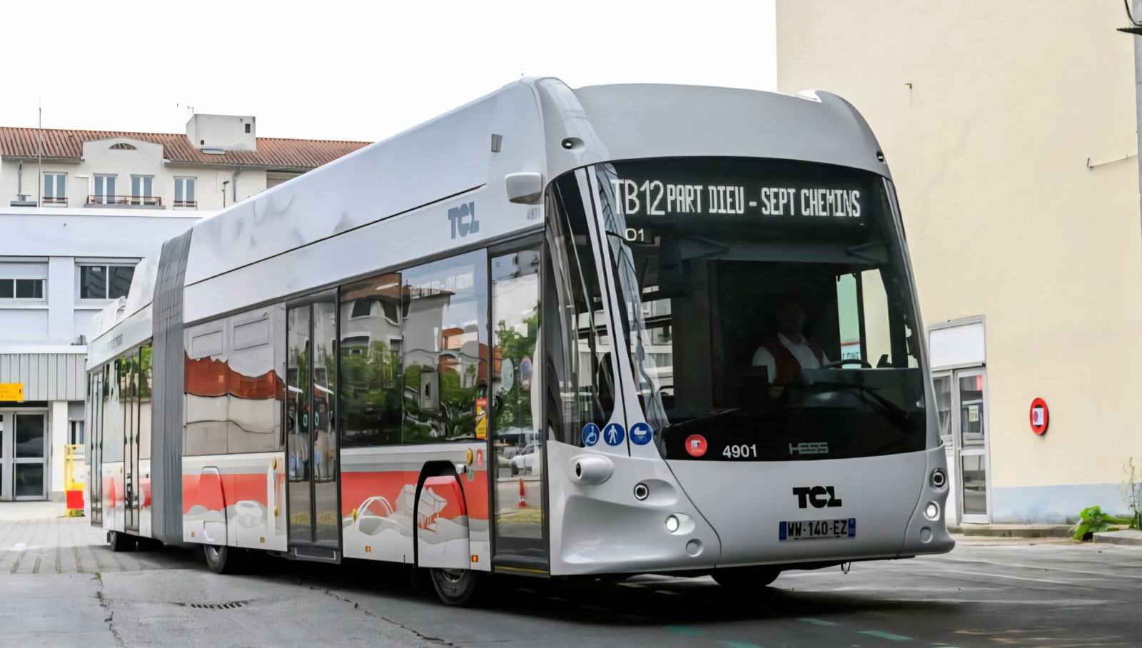 Trolleybus-based rapid bus line to be built on the eastern side of Lyon