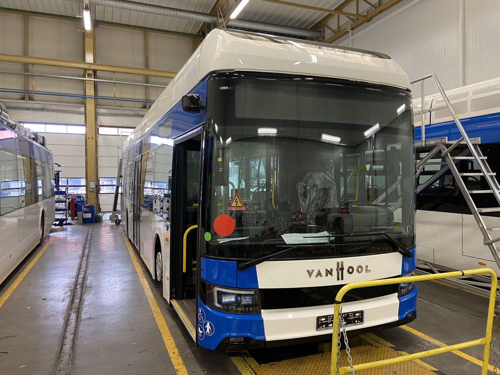 Árverésen a Van Hool Kerpen számára szánt, sosem leszállított A12 FC hidrogénbuszai