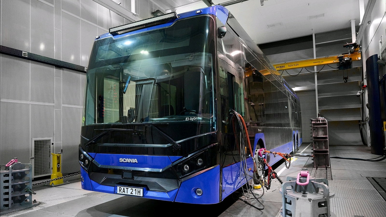 Háromtengelyes villanybuszt dob piacra a Castrosua