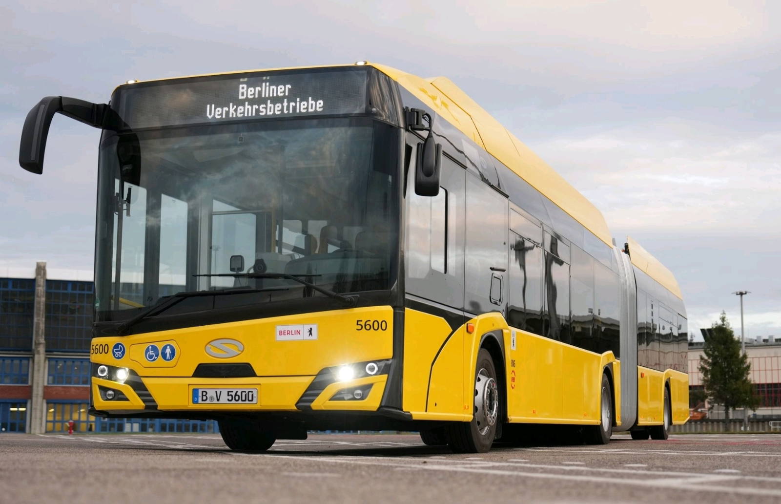 BVG in Berlin orders an additional 270 Solaris Urbino 18 electric articulated buses