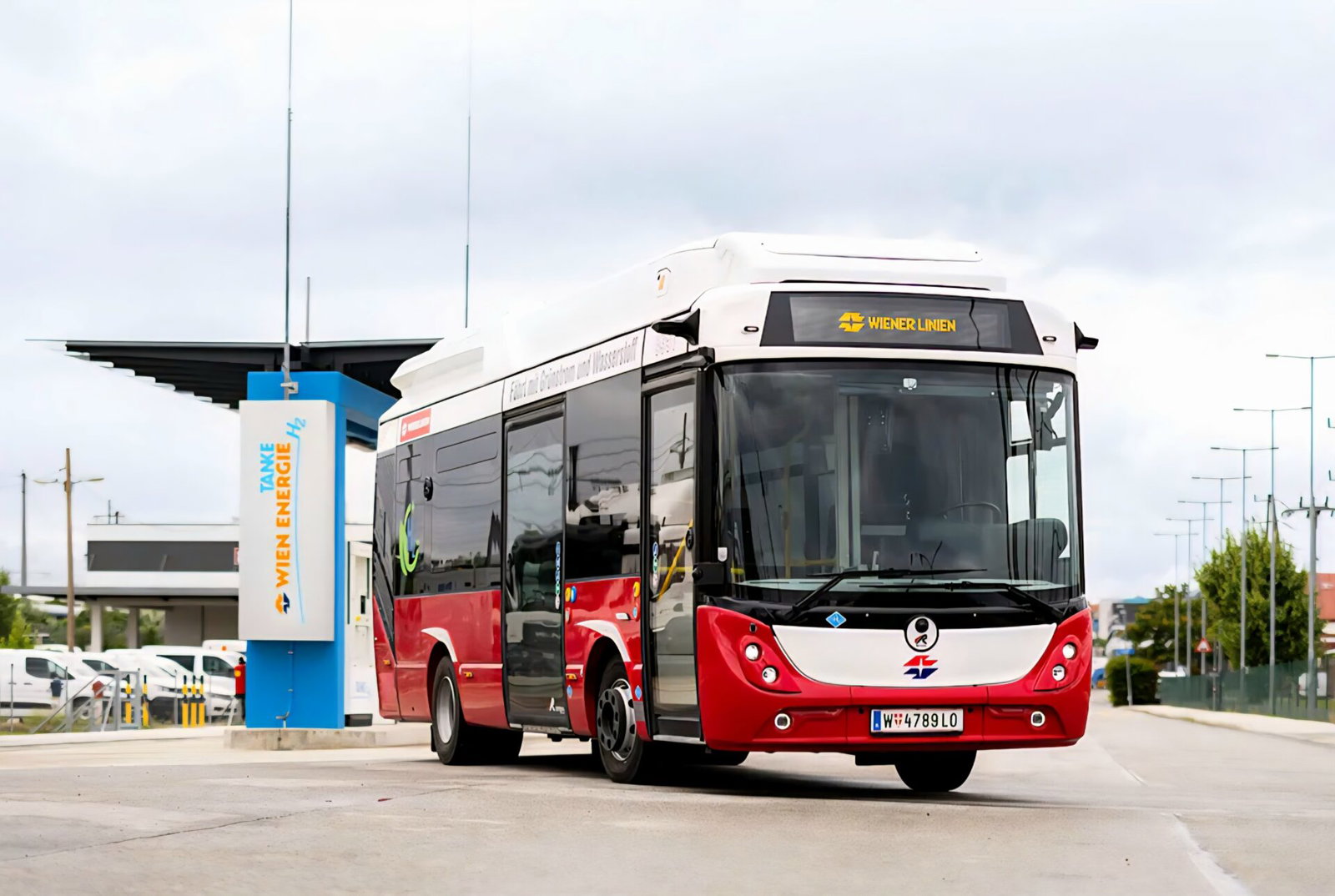 Megérkezett a Wiener Linienhez a 10 darabos, hidrogén-hatótávnövelős Rampini Hydron flotta