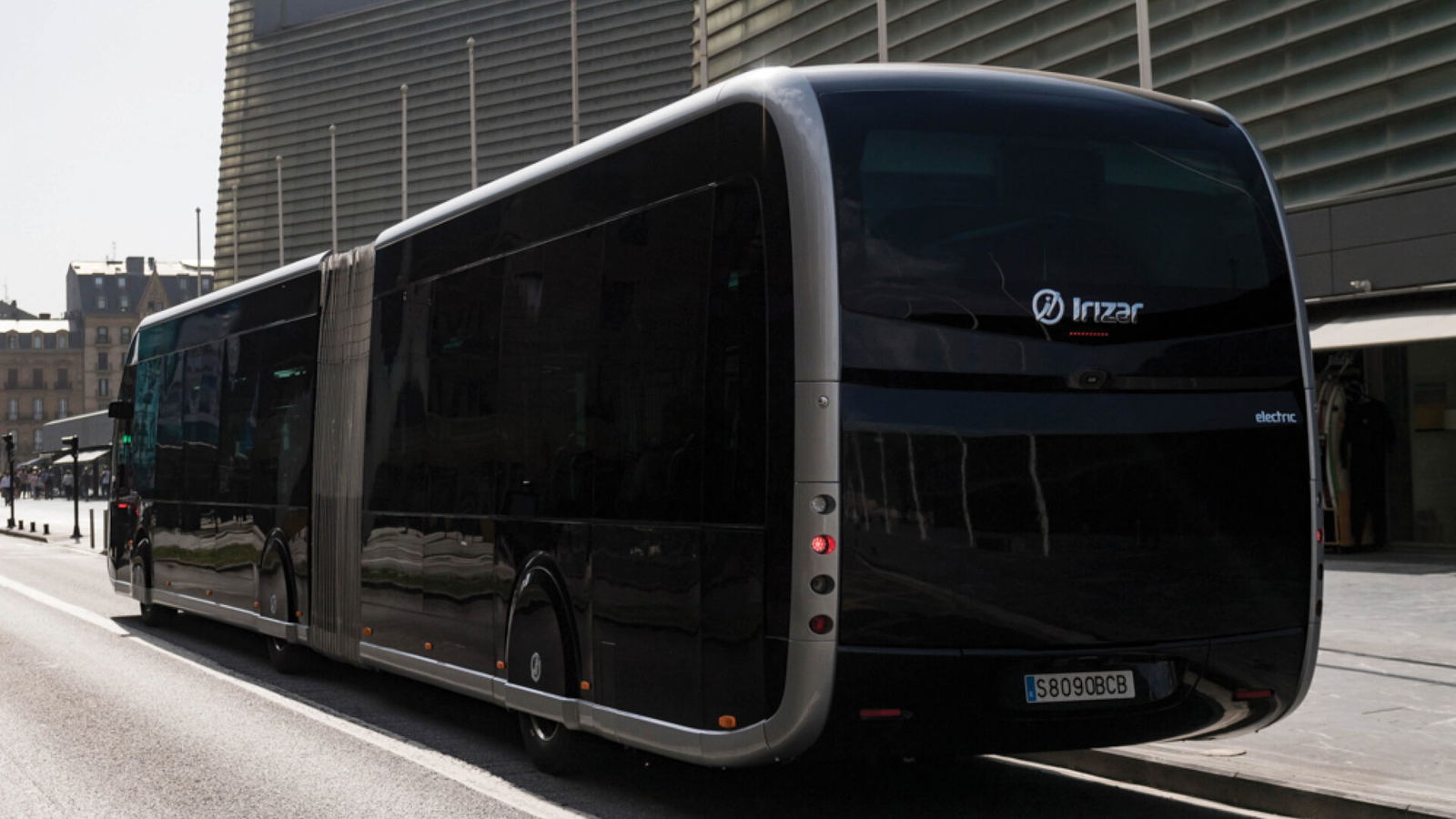 Az Irizar szállítja a London Gatwick repülőtér első elektromos buszait