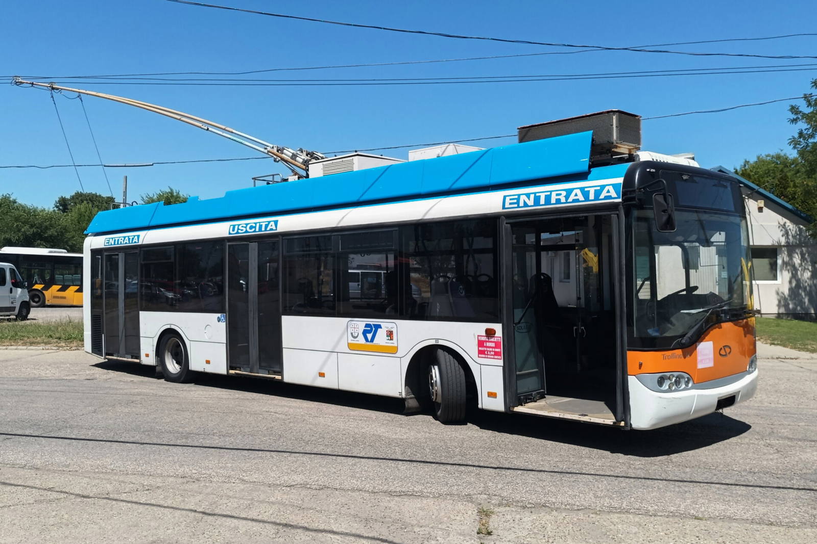 Szegeden folytatja pályafutását két sanremói Solaris Trollino 12 trolibusz