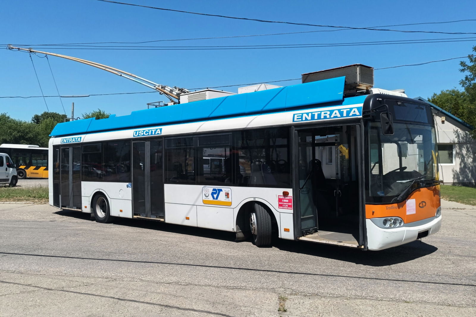 Szegeden folytatja pályafutását két sanremói Solaris Trollino 12 trolibusz