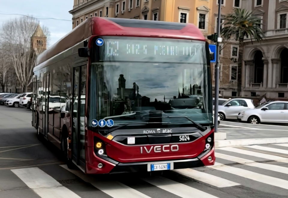 Több mint 600 elektromos busz beszerzését készíti elő újabb központi tenderén keresztül az olasz Consip