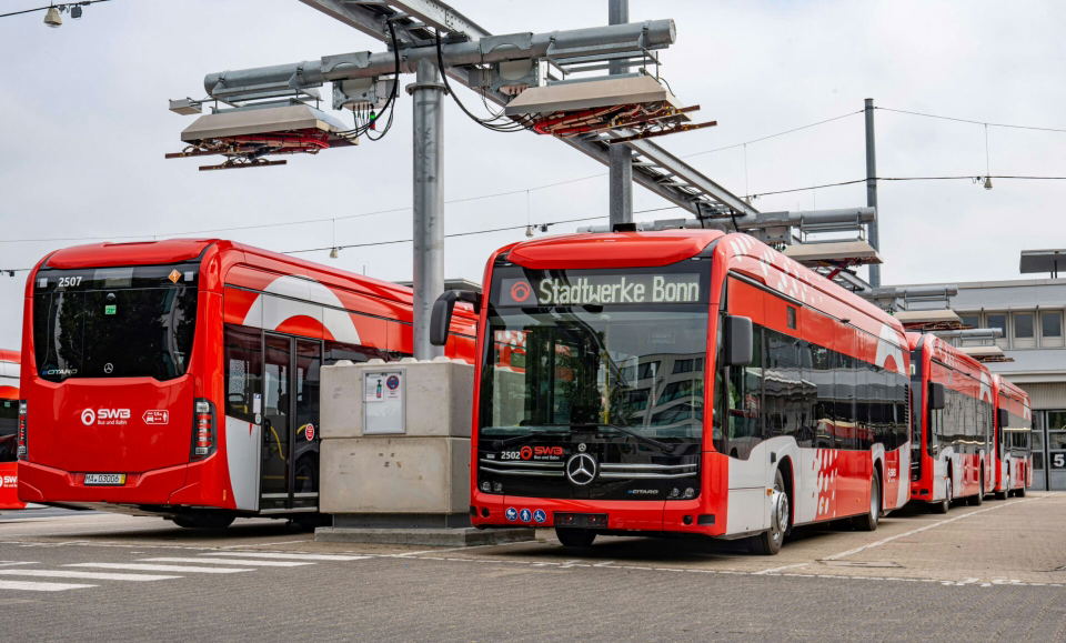 Bonn tíz Mercedes-Benz eCitaróval erősíti elektromos buszflottáját