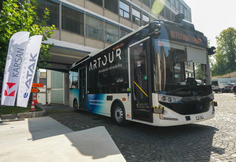 Svájcban is utasforgalomba áll a Karsan autonóm elektromos midibusza