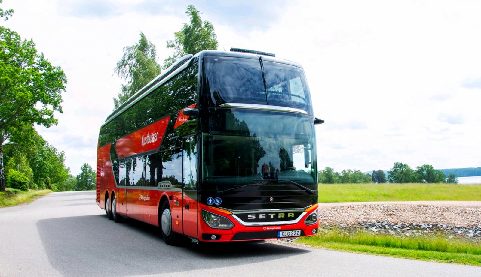 A Daimler Buses 54 HVO-üzemű Setra és Mercedes-Benz buszt szállított a Connect Busnak