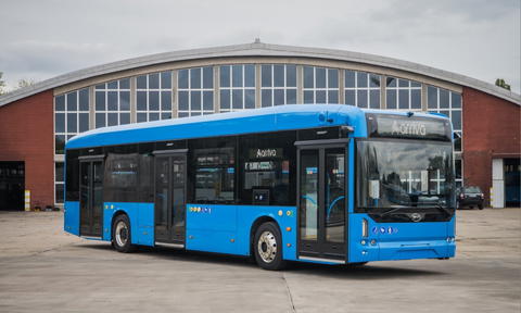 Megérkezett az első BYD B12-es villanybusz az ArrivaBus telephelyére