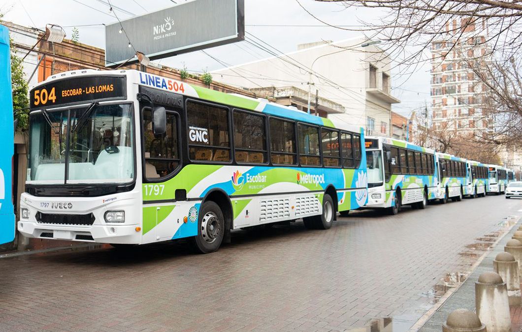 Újabb Iveco alvázas gázüzemű autóbuszok érkeztek Buenos Aires agglomerációjába