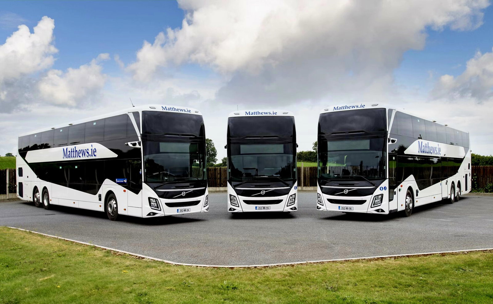 A Matthews Coach Hire állította forgalomba az első Volvo 9700 DD emeleteseket Írországban