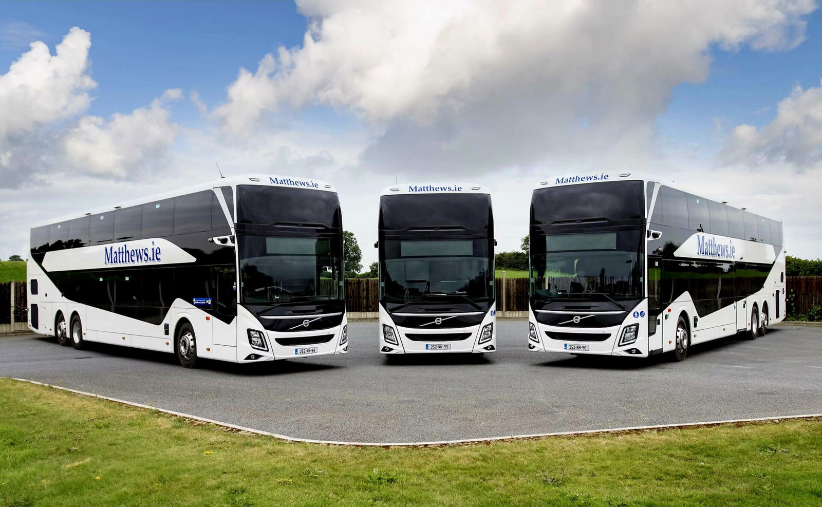 A Matthews Coach Hire állította forgalomba az első Volvo 9700 DD emeleteseket Írországban