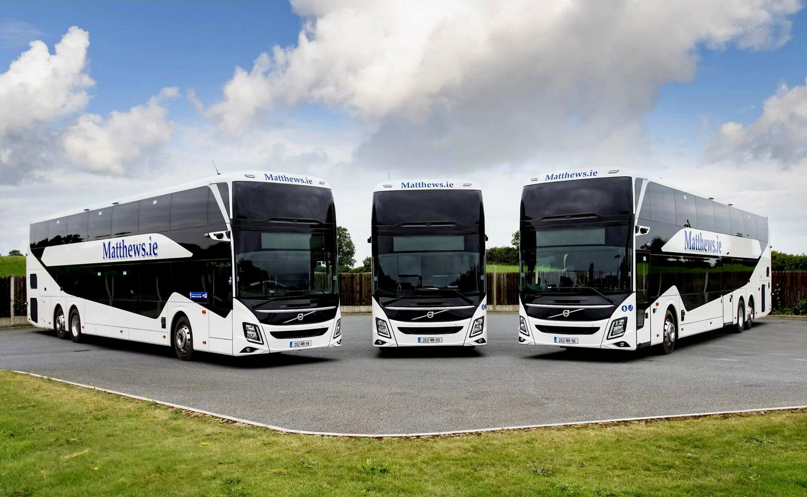 A Matthews Coach Hire állította forgalomba az első Volvo 9700 DD emeleteseket Írországban