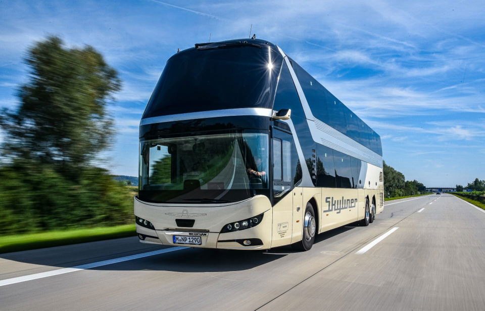 Limitált szériás különkiadást kap a Neoplan Skyliner