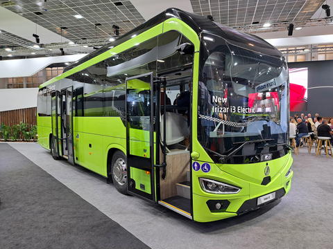 Busworld Europe 2025: egyszerre két világpremiert is tartott az Irizar