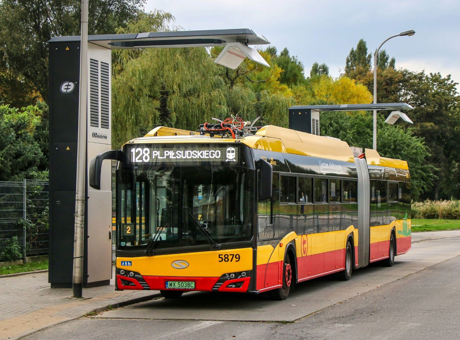 Újabb 50 Solaris villanybuszt vásárol Varsó a szeptemberben megrendelt 79 mellé