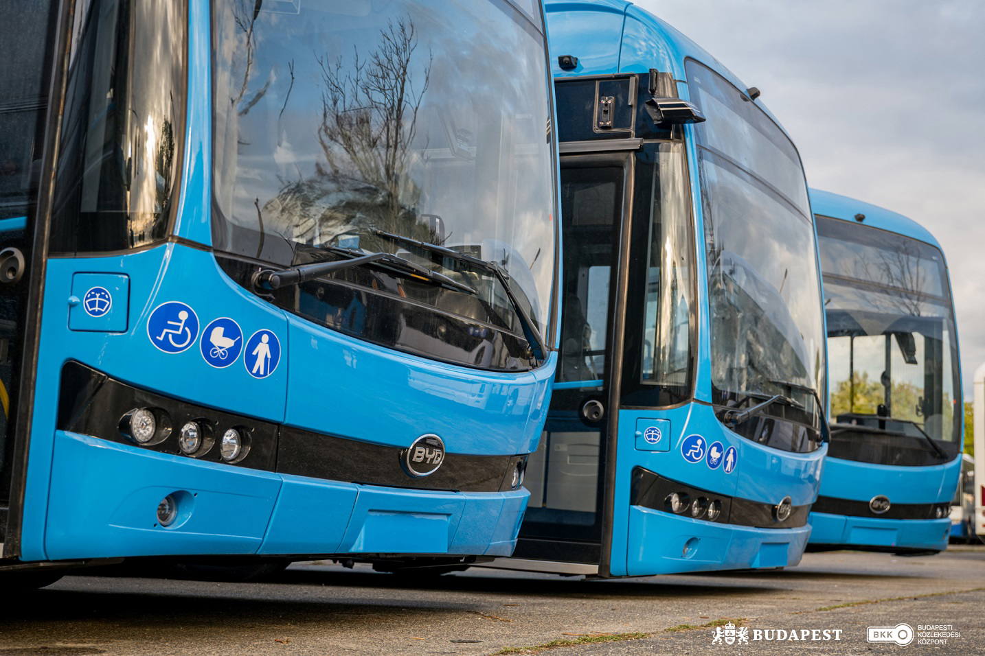 Megérkeztek Budapest vadonatúj BYD eBus B19 villanybusz-flottájának első darabjai