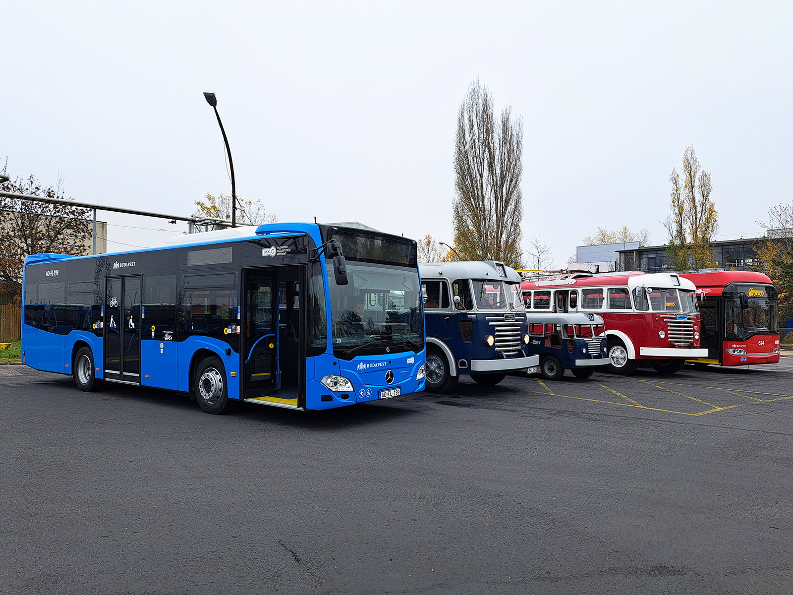 Vadonatúj Mercedes-Benz midibuszokkal és keveset futott használt Solaris trolikkal bővült idén a BKV flottája