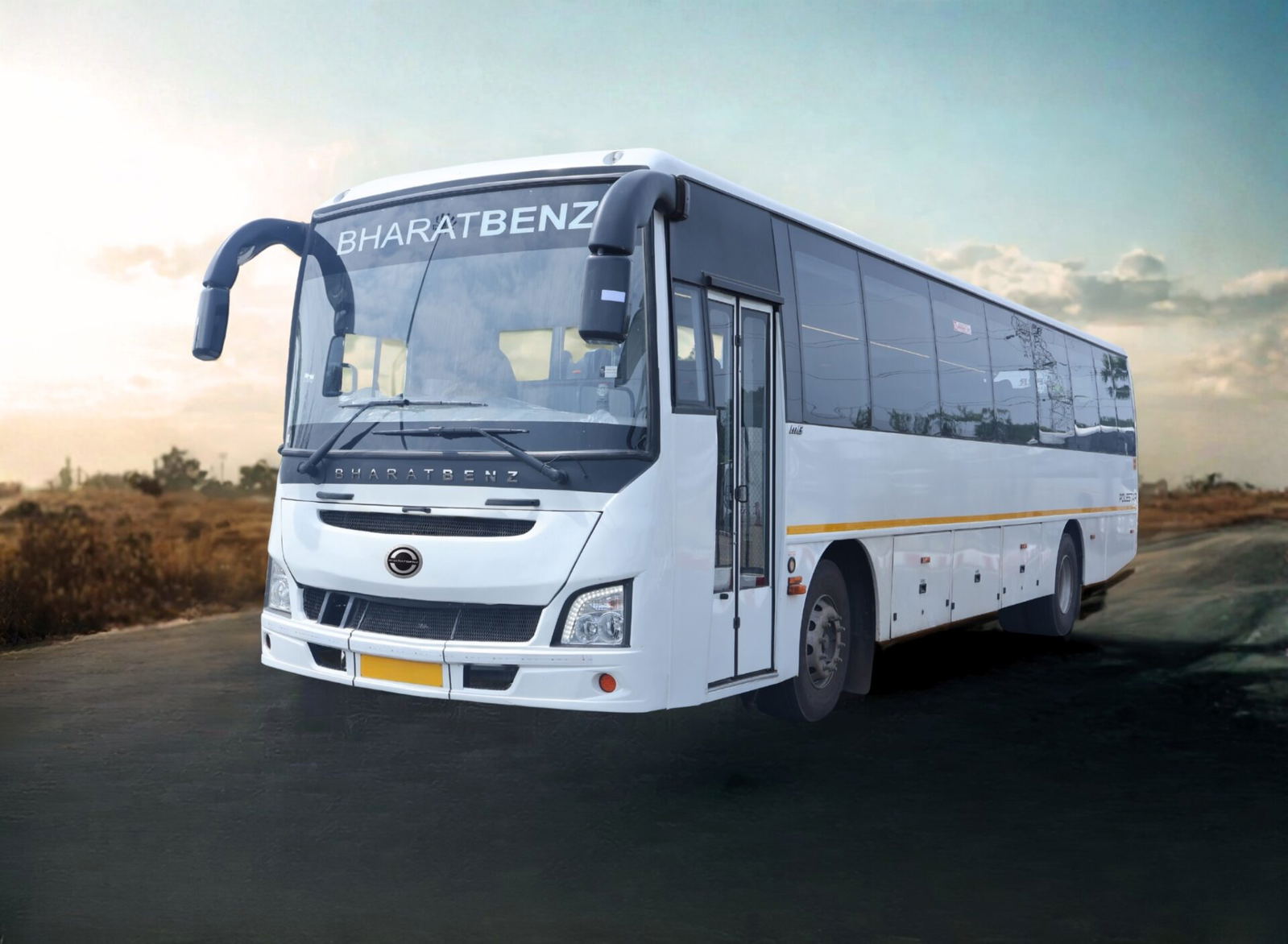Új, nagyobb teherbírású típussal bővül a BharatBenz helyközi buszos kínálata Indiában